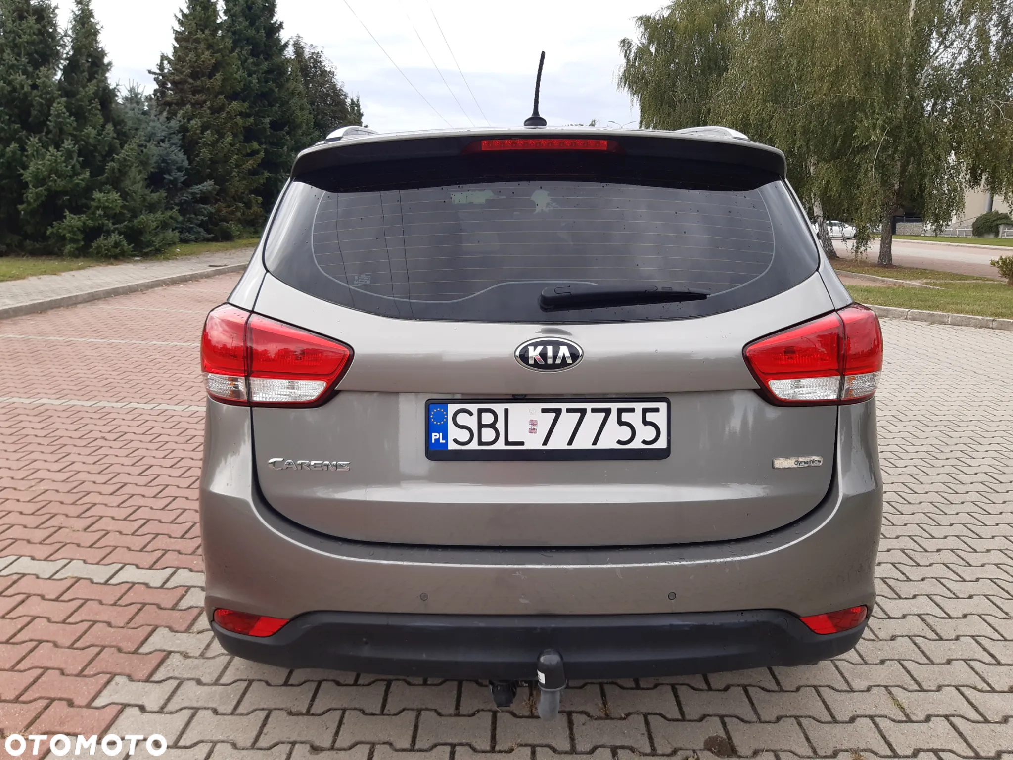 Kia Carens 1.7 CRDi 115 Dream Team Edition - 4