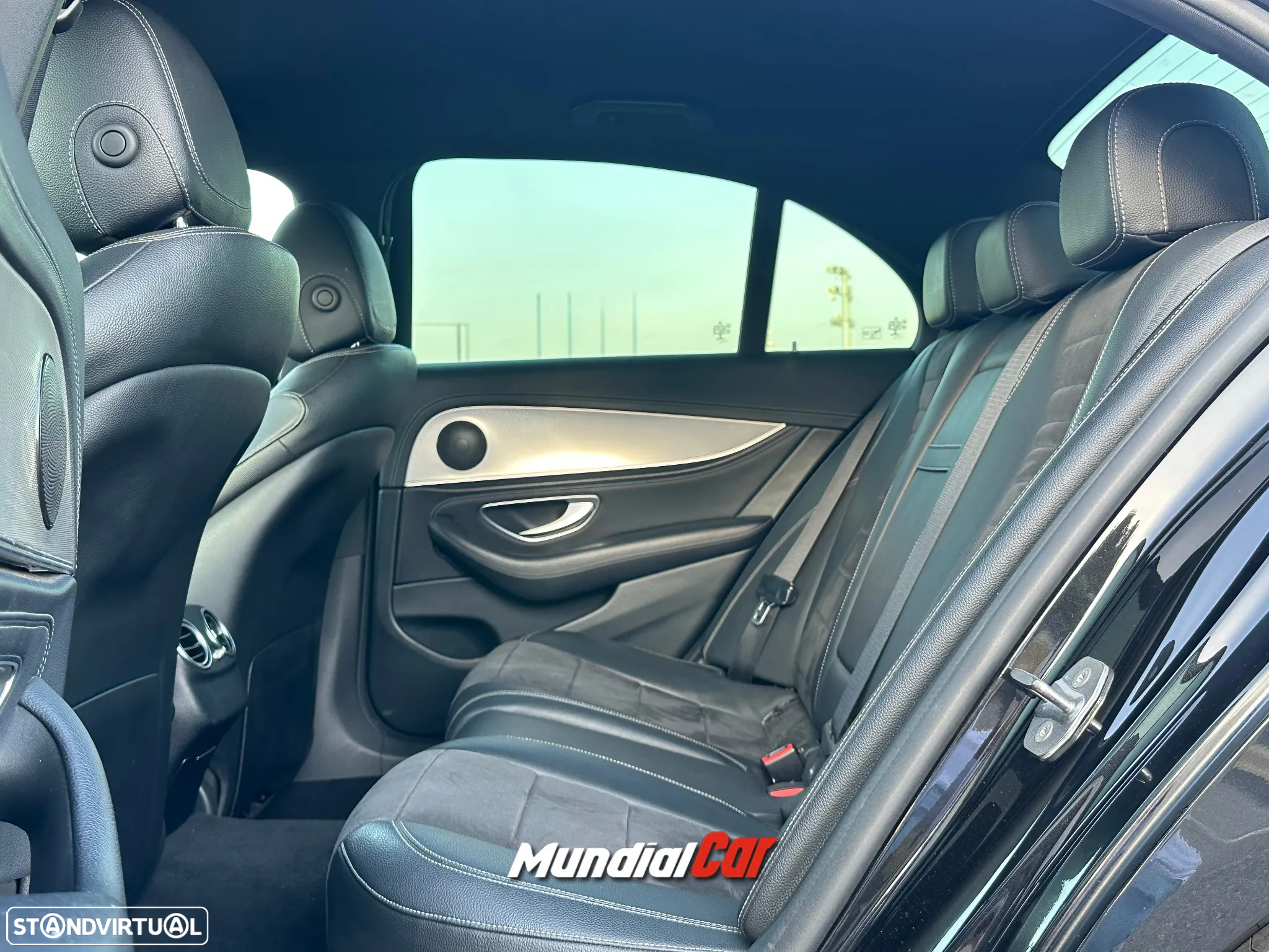 Mercedes-Benz E 220 d 4Matic T 9G-TRONIC AMG Line - 10