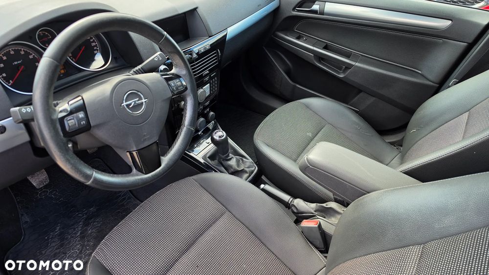 Opel Astra 1.6 T Cosmo - 14