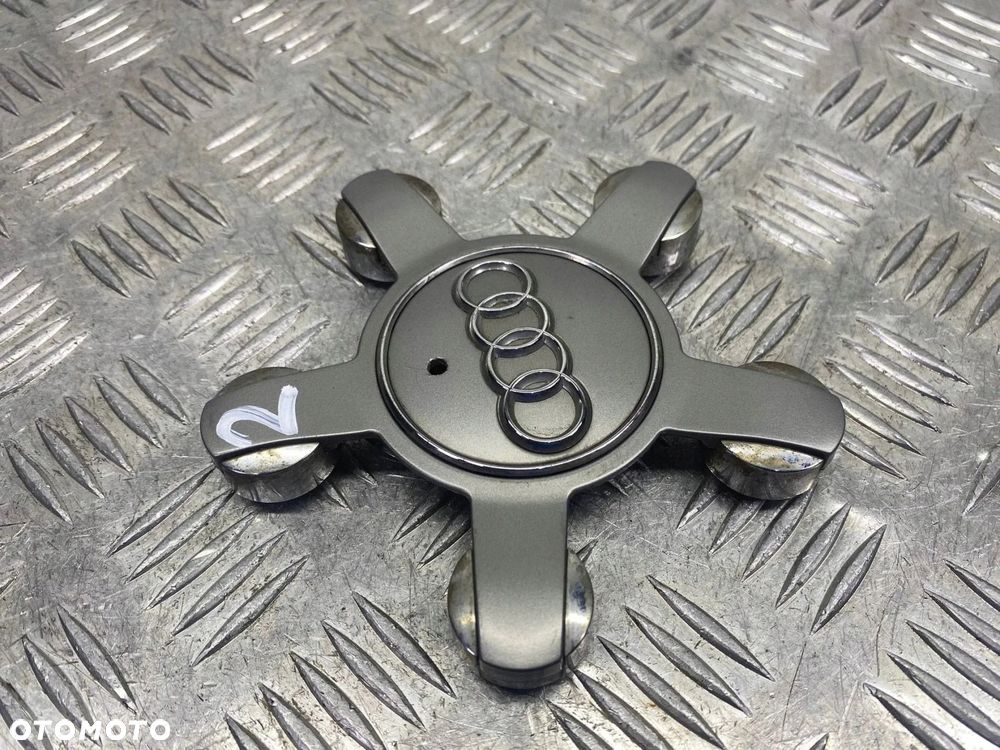 DEKIELEK KOŁPAK EMBLEMAT FELGI AUDI A4 A5 A6 A8 Q5 8R0601165 - 4