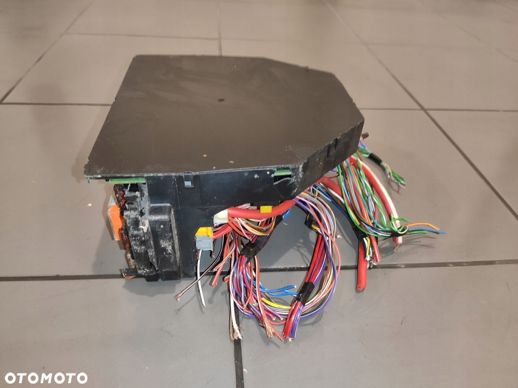 MERCEDES C-KLASA W204 MODUŁ BEZPIECZNIKÓW STEROWNIK SAM A2049009501 BDB - 6
