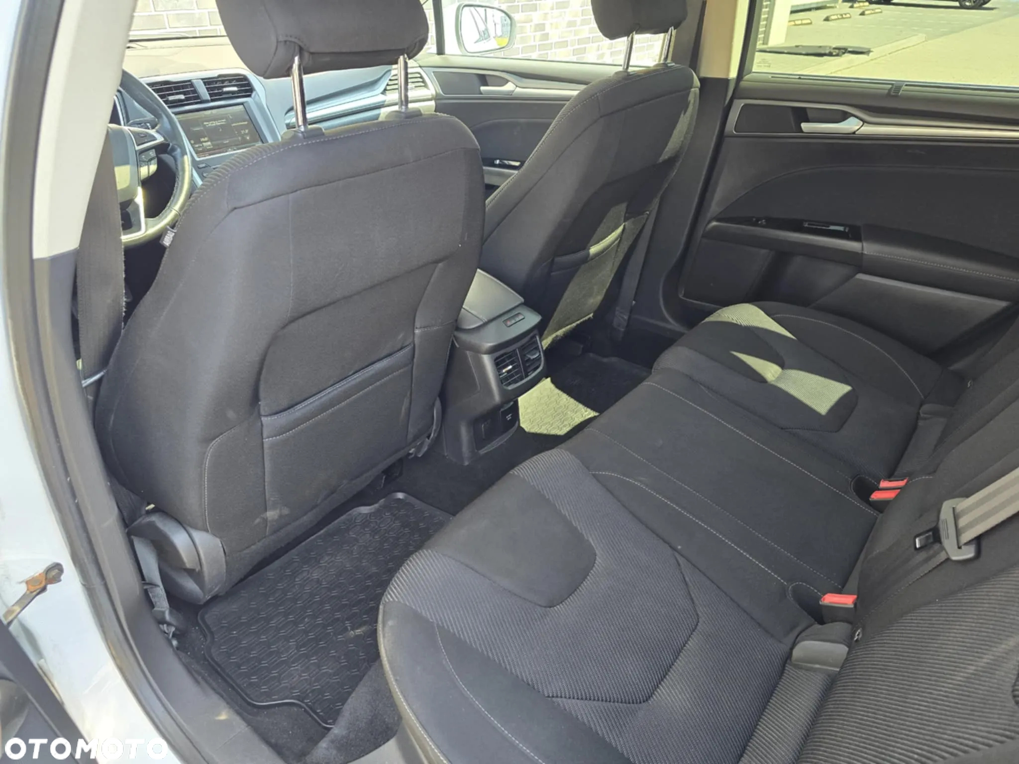 Ford Mondeo 2.0 TDCi Start-Stopp Titanium - 25
