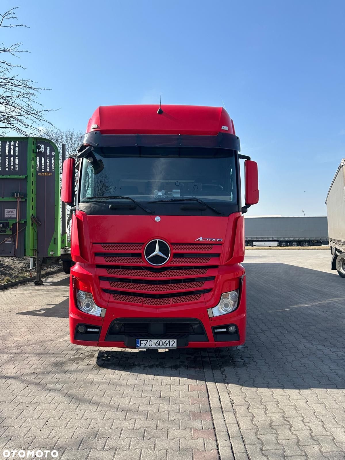 Mercedes-Benz Actros - 1