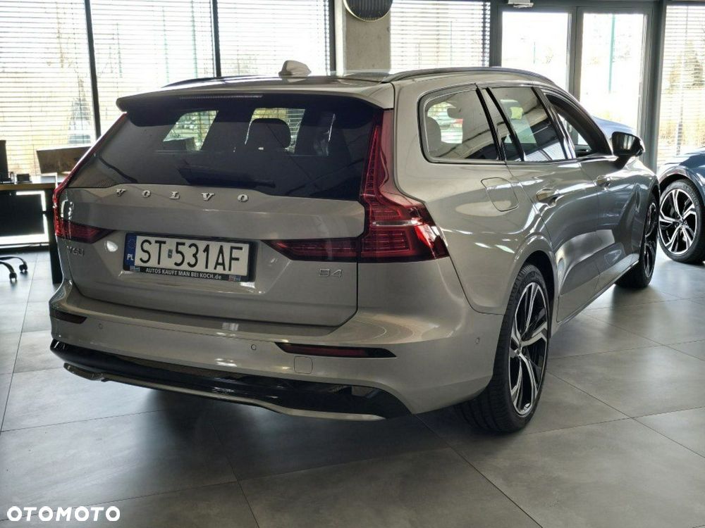 Volvo V60 B4 B DKG Plus Dark - 4