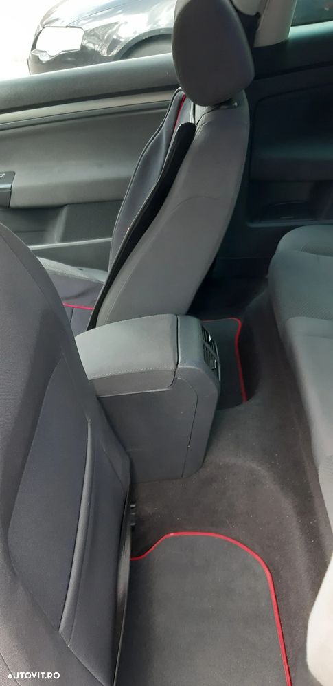 Volkswagen Golf - 10