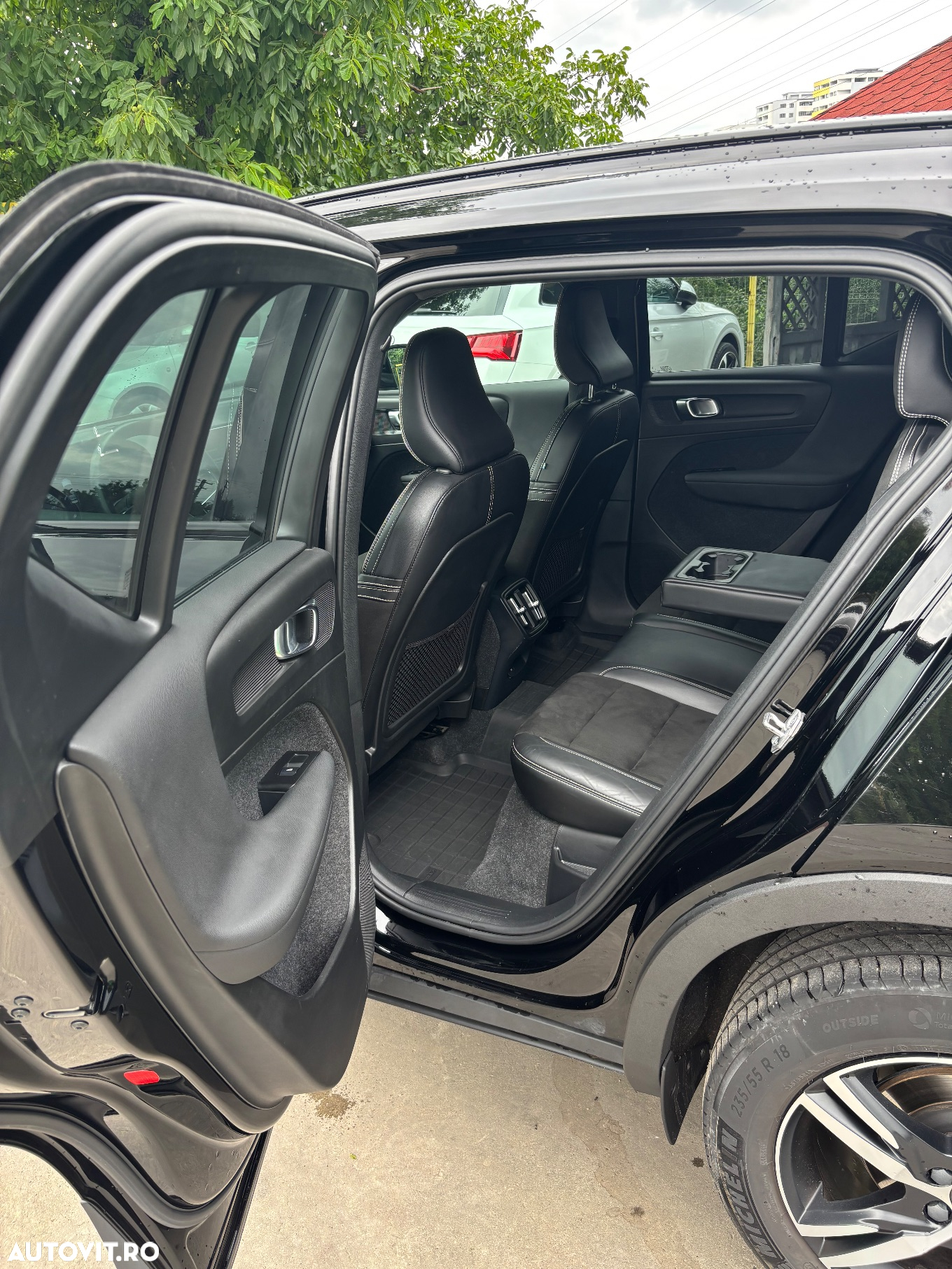 Volvo XC 40 B4 AT8 AWD Mild Hybrid R-Design - 17