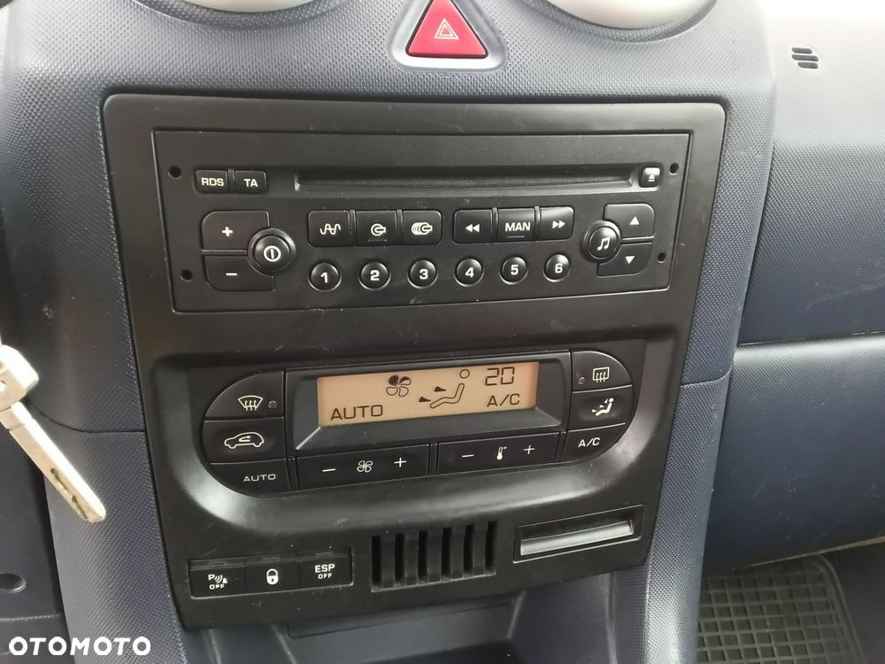 Peugeot 1007 - 16