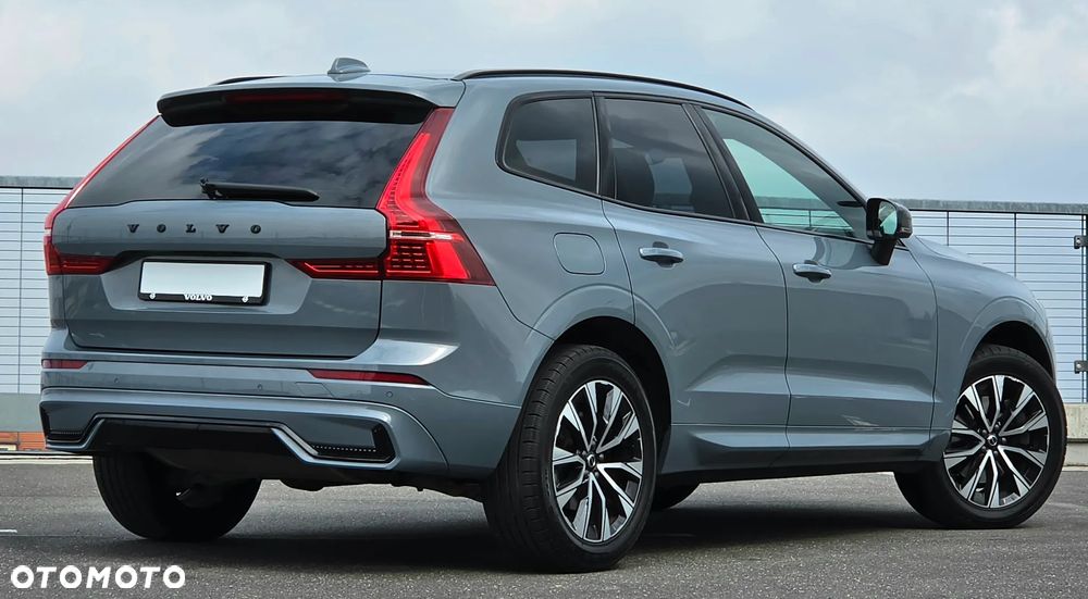 Volvo XC 60 B4 B Plus Dark - 14