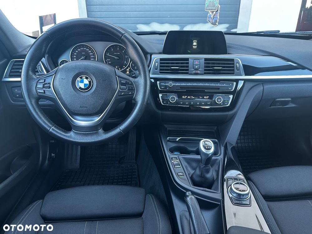 BMW Seria 3 320d - 15