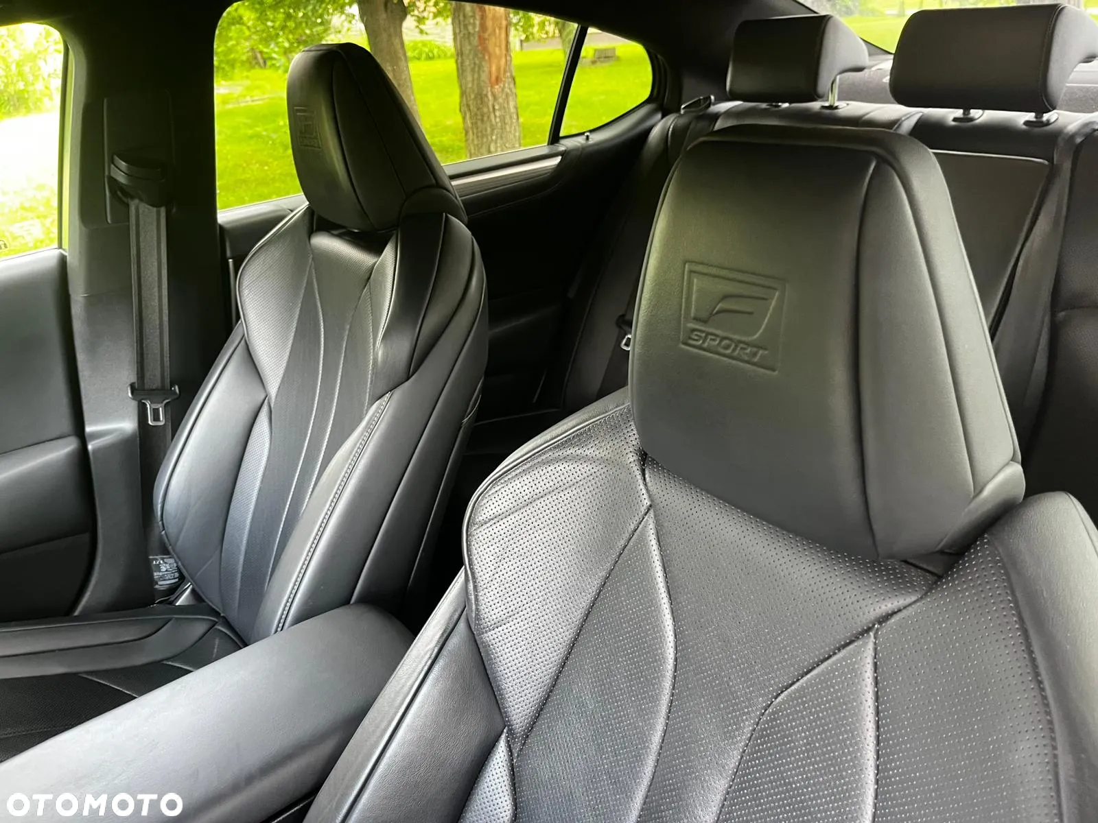 Lexus ES 300h F Sport - 10