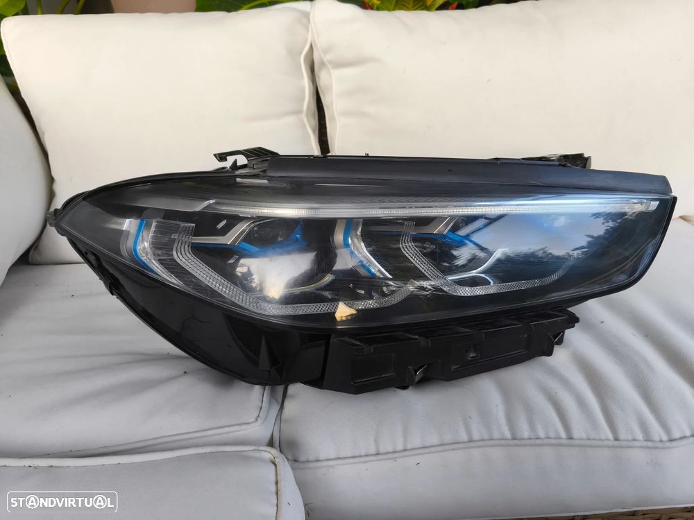 Farol direito Laser BMW serie 8 G14 G15 G16 M8