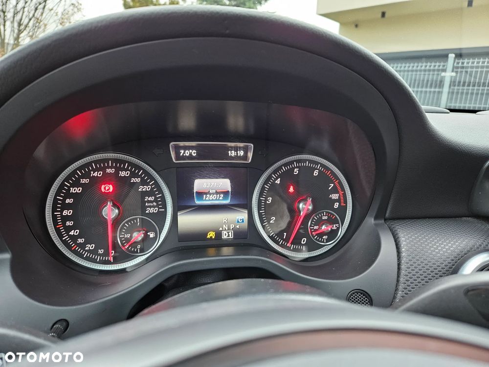 Mercedes-Benz Klasa A ver-220-4matic-7g--dct-urban - 32