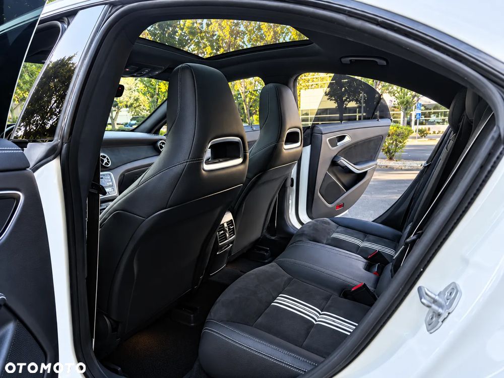 Mercedes-Benz CLA 250 4Matic 7G-DCT AMG Line - 17