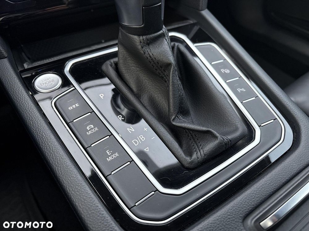 Volkswagen Passat - 18