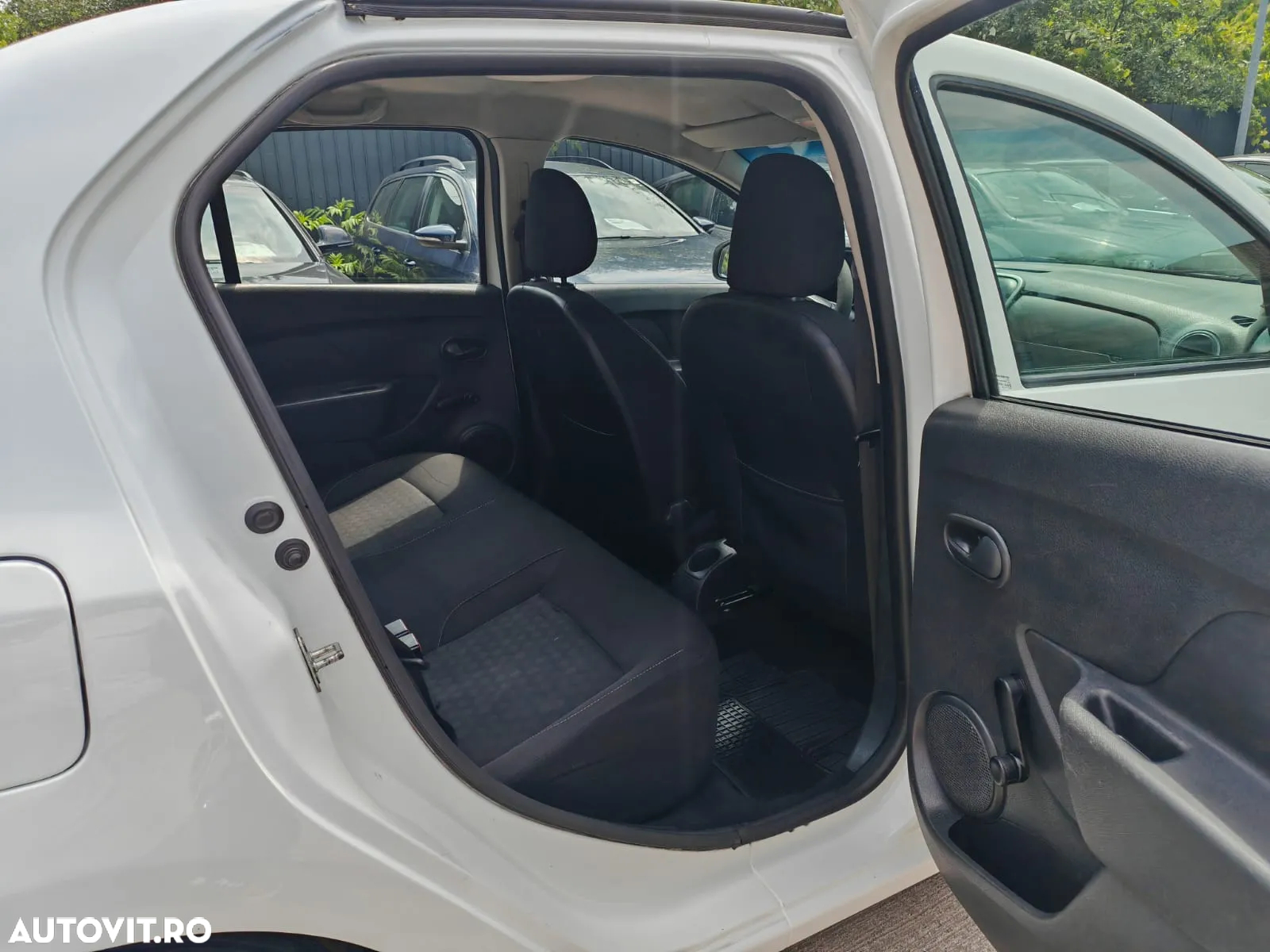 Dacia Logan 1.2 Laureate - 6