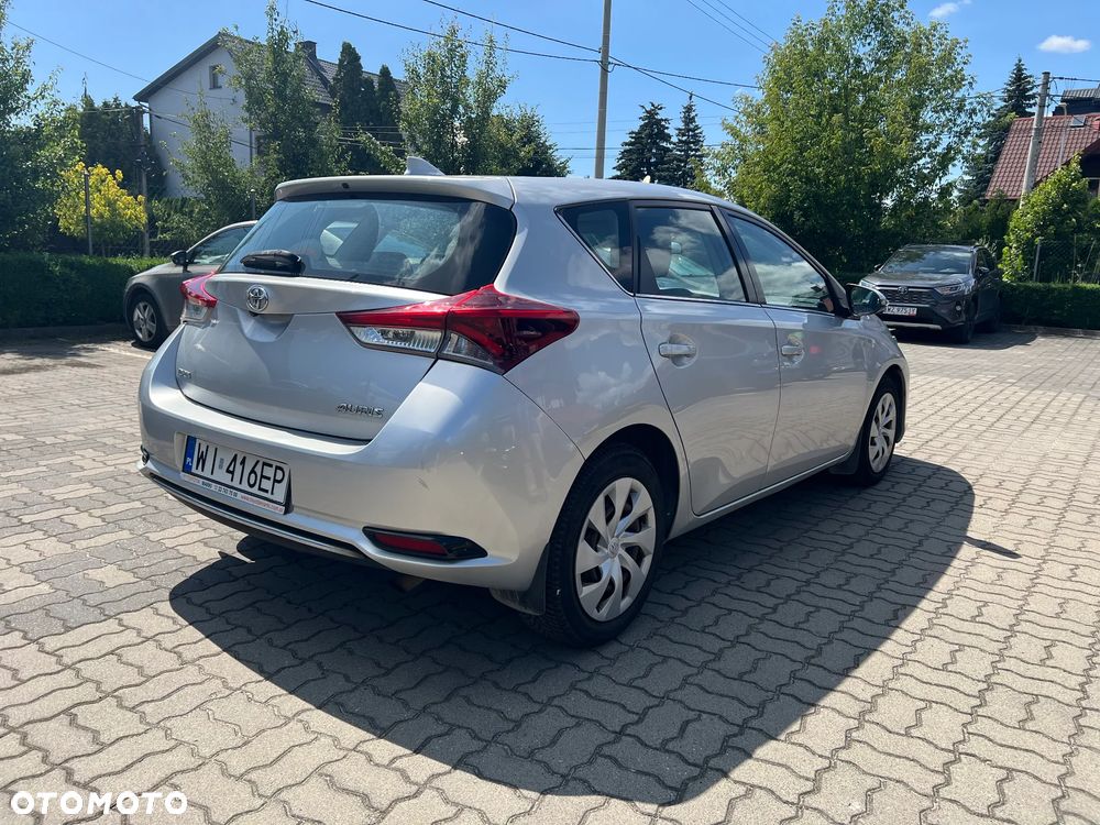 Toyota Auris 1.6 Premium - 4