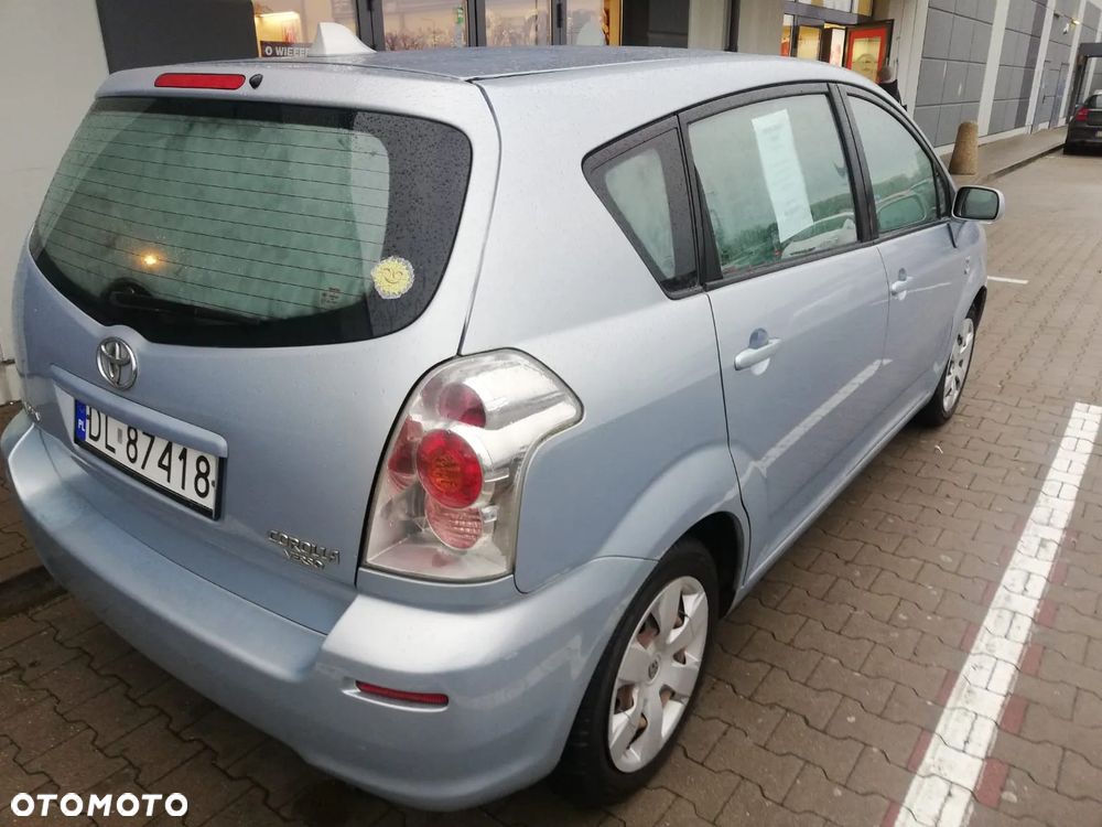 Toyota Corolla Verso 1.8 CE - 4