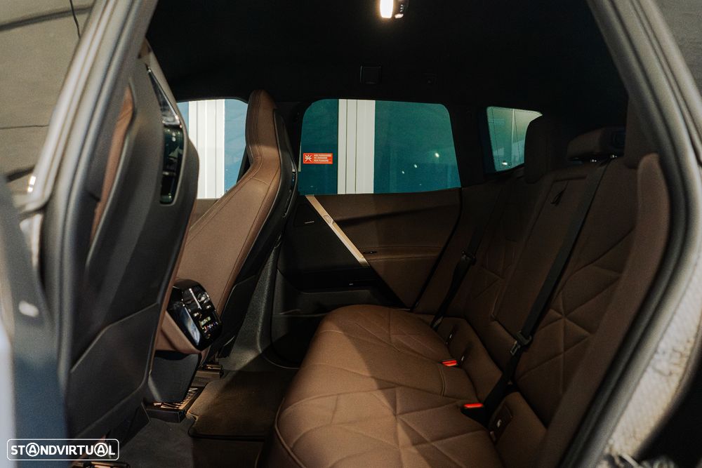 BMW iX xDrive 40 Pack Desportivo - 9