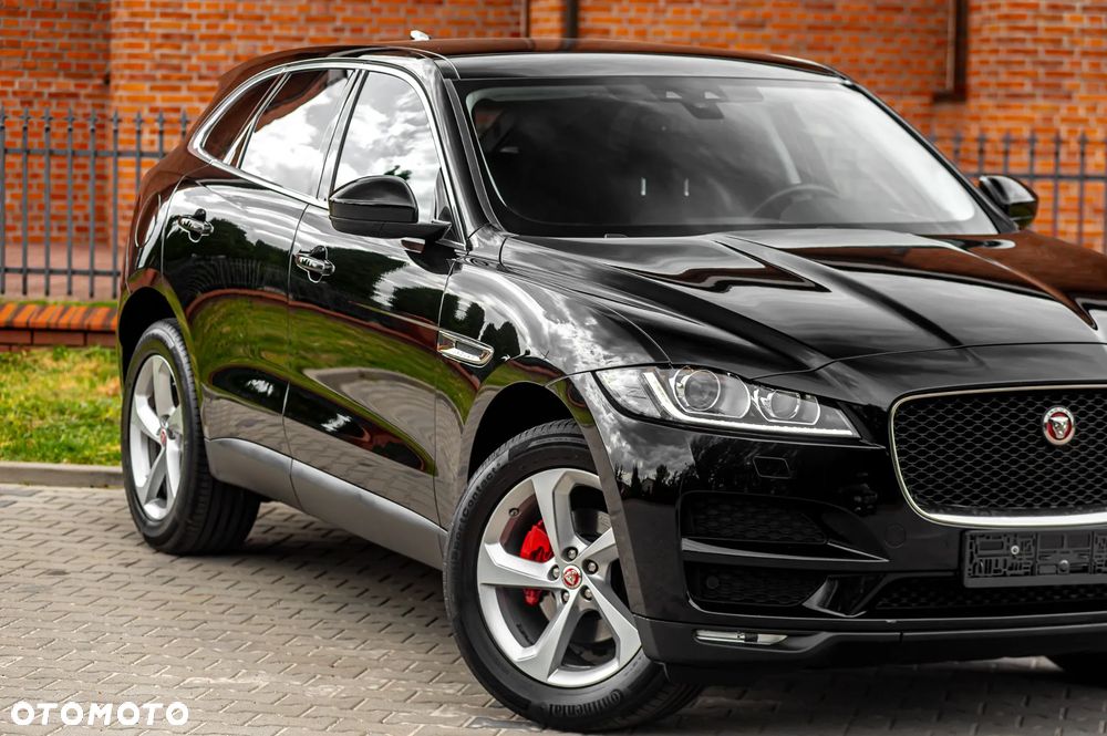Jaguar F-Pace D200 AWD R-Dynamic S - 37