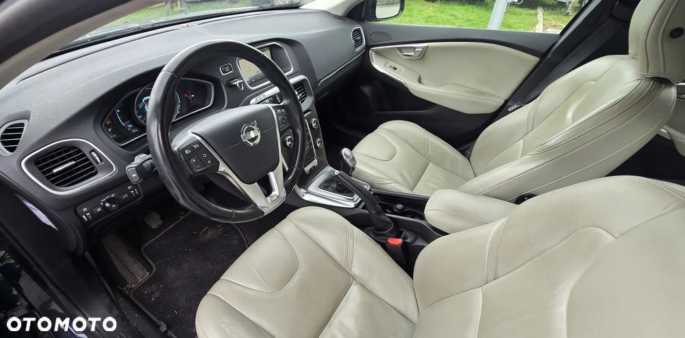 Volvo V40 - 17