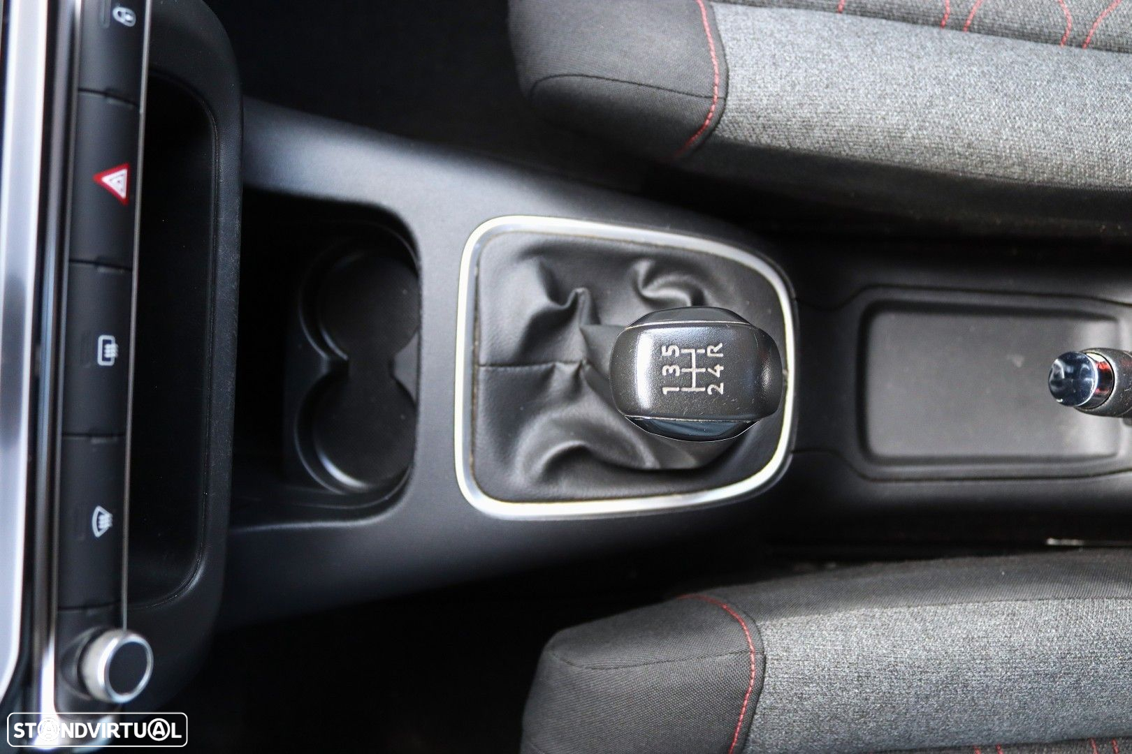 Citroën C3 1.2 PureTech Shine - 21