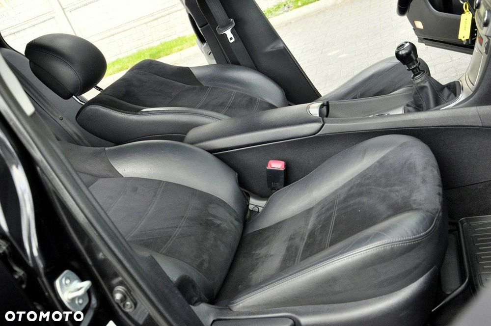 Toyota Avensis 1.8 Executive - 41