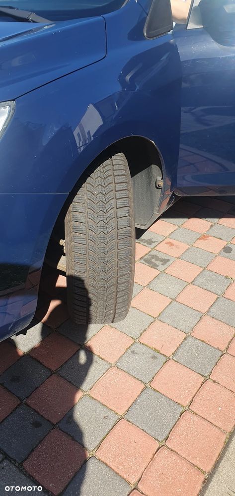 Ford Focus 1.6 Ambiente - 4