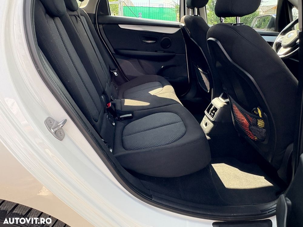 BMW Seria 2 218i - 9