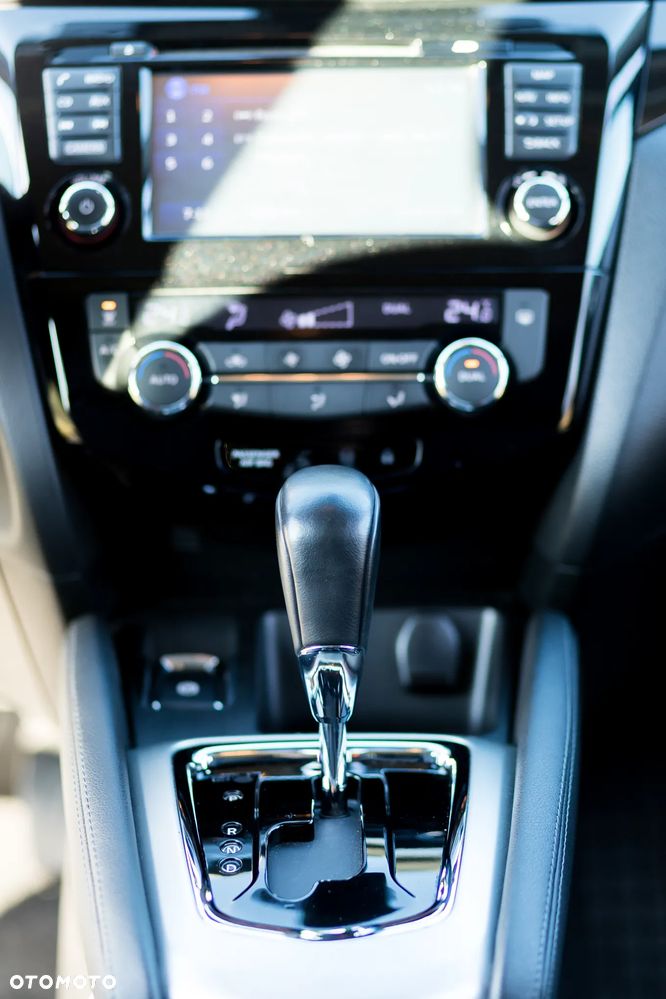 Nissan Qashqai 1.6 DCi Xtronic ACENTA - 10