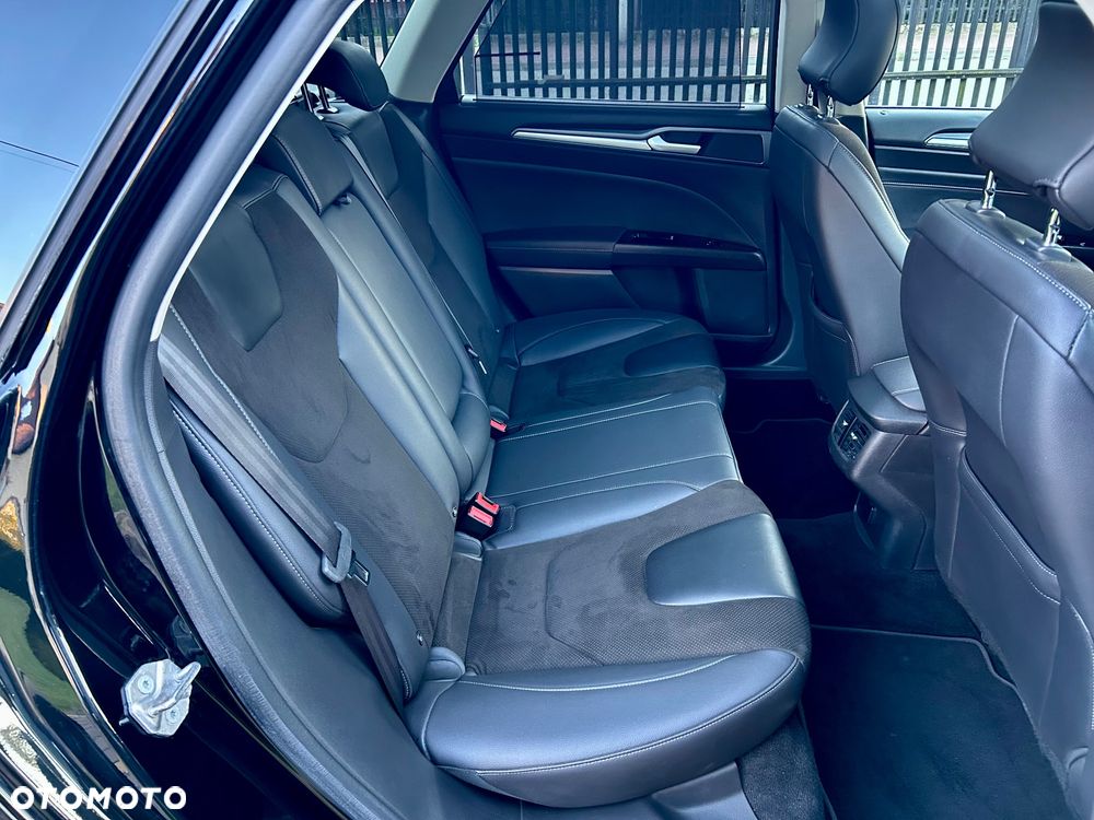 Ford Mondeo 2.0 TDCi Titanium PowerShift - 29