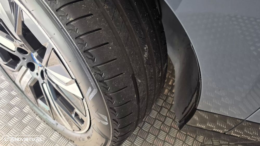 BMW iX xDrive 40 Pack Desportivo - 31