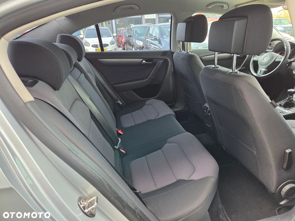 Volkswagen Passat 1.4 TSI BlueMotion Technology Highline - 13