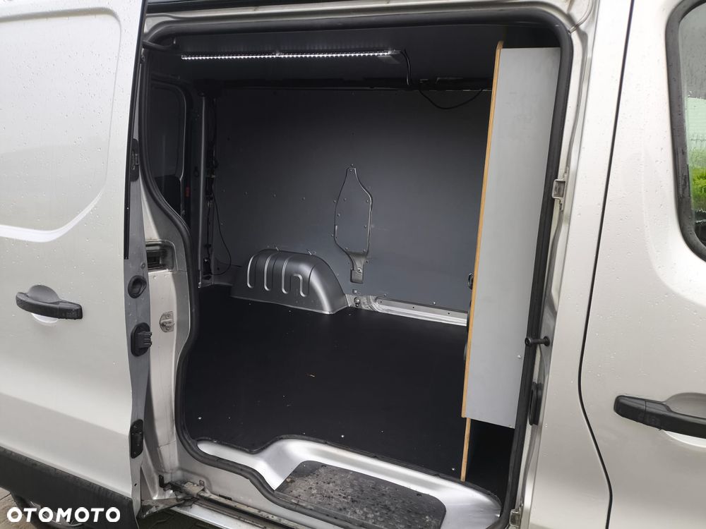 Opel VIVARO - 22