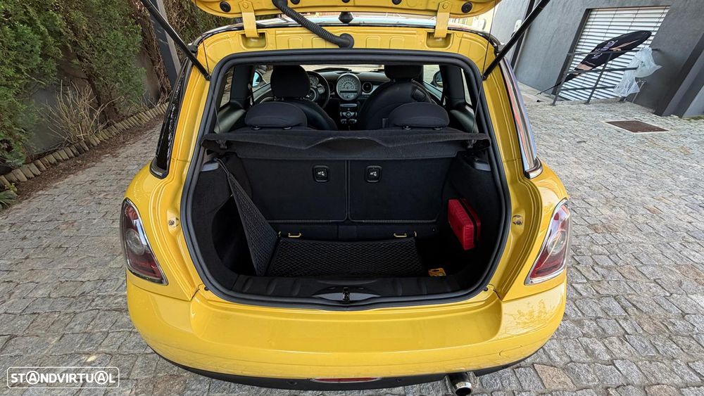 MINI 3 Portas Cooper D Auto - 14