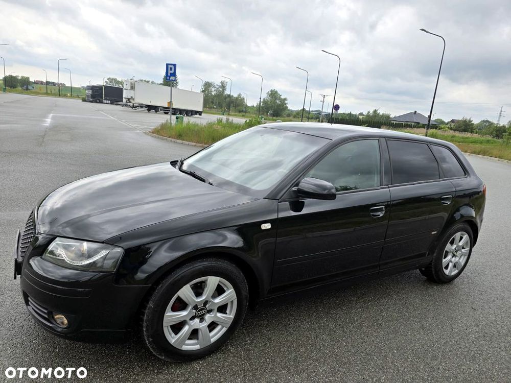 Audi A3 Sportback 2.0 TDI DPF S tronic S line Sportpaket (plus) - 32