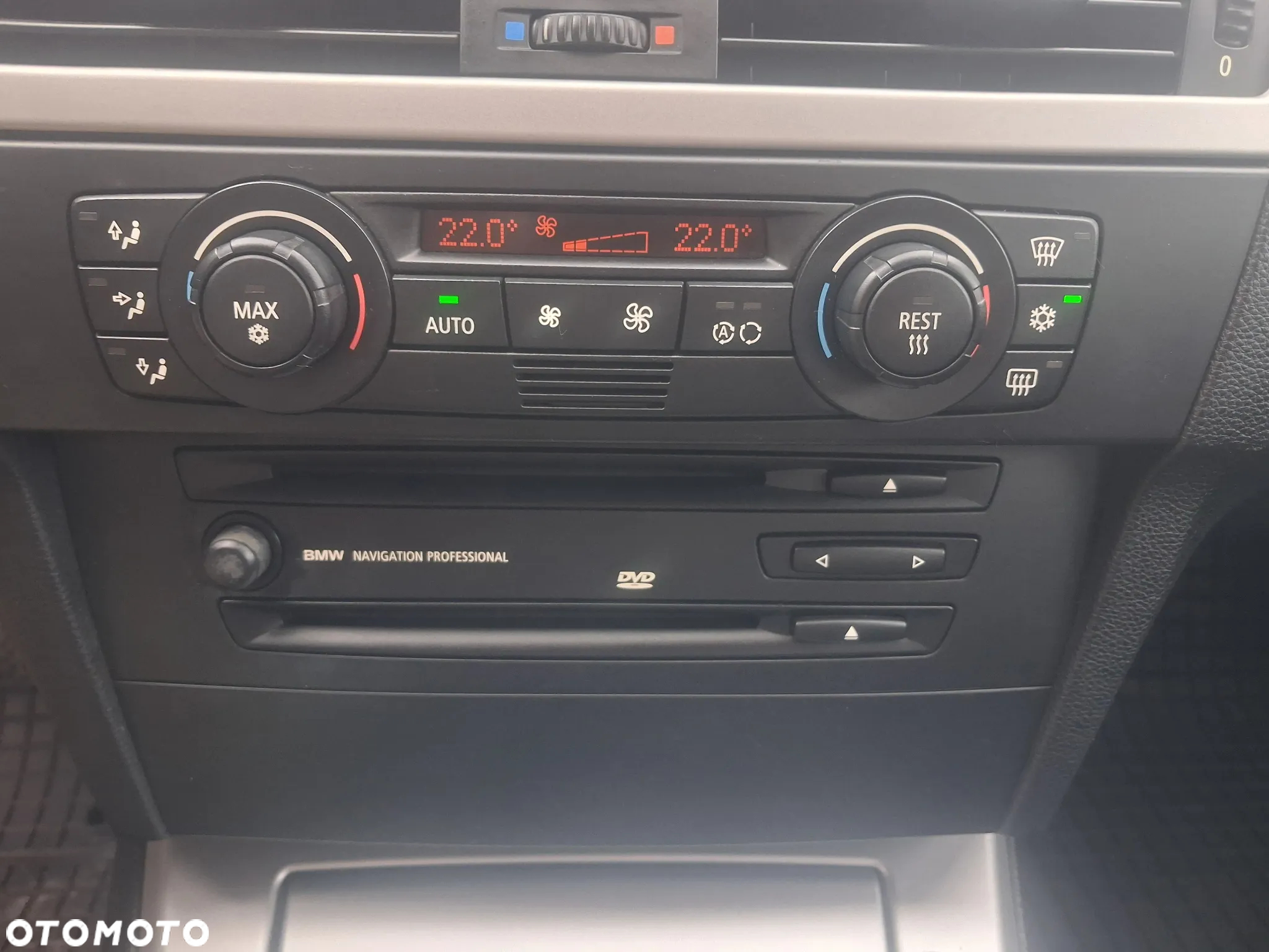 BMW Seria 3 320d DPF Touring Edition Fleet - 28