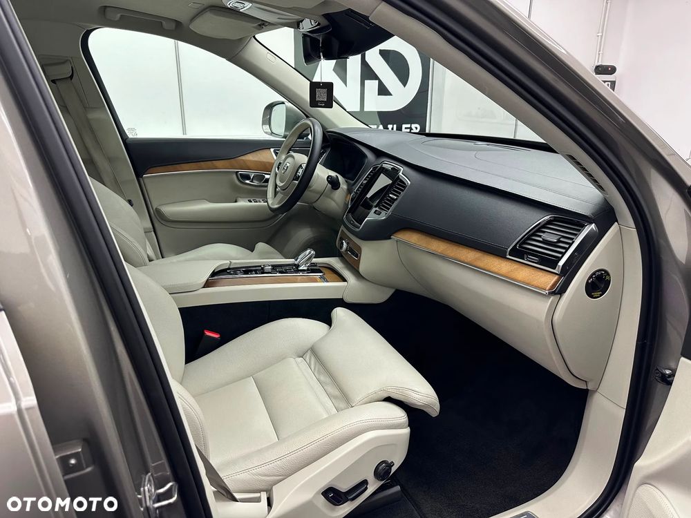 Volvo XC 90 B5 D AWD Inscription 7os - 16