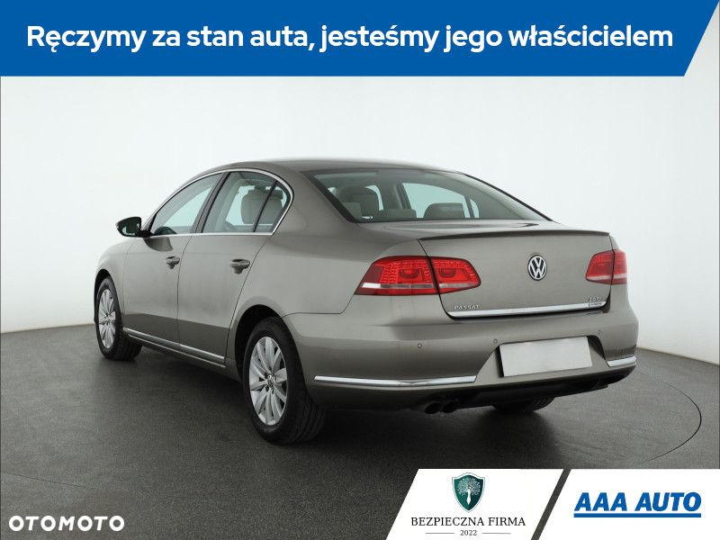 Volkswagen Passat - 5