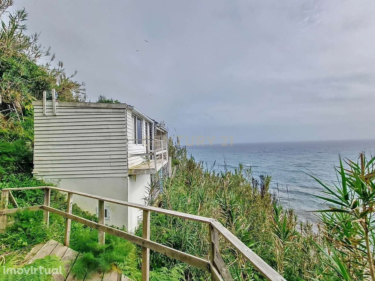 Terreno com Casa de Madeira e Vista Mar - Grande imagem: 3/20