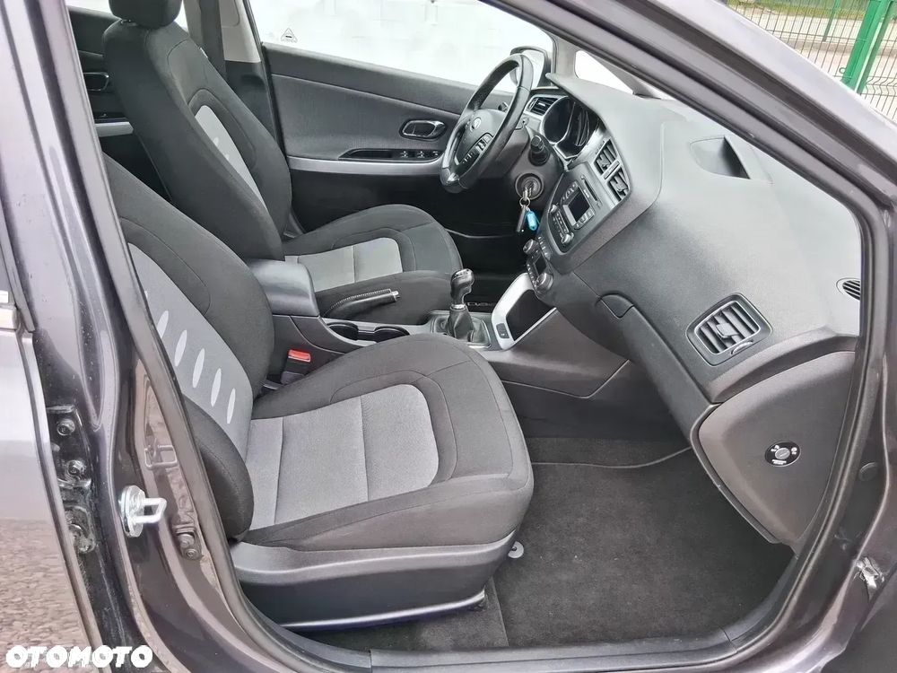 Kia Ceed 1.6 GDI Fifa World Cup Edition - 12