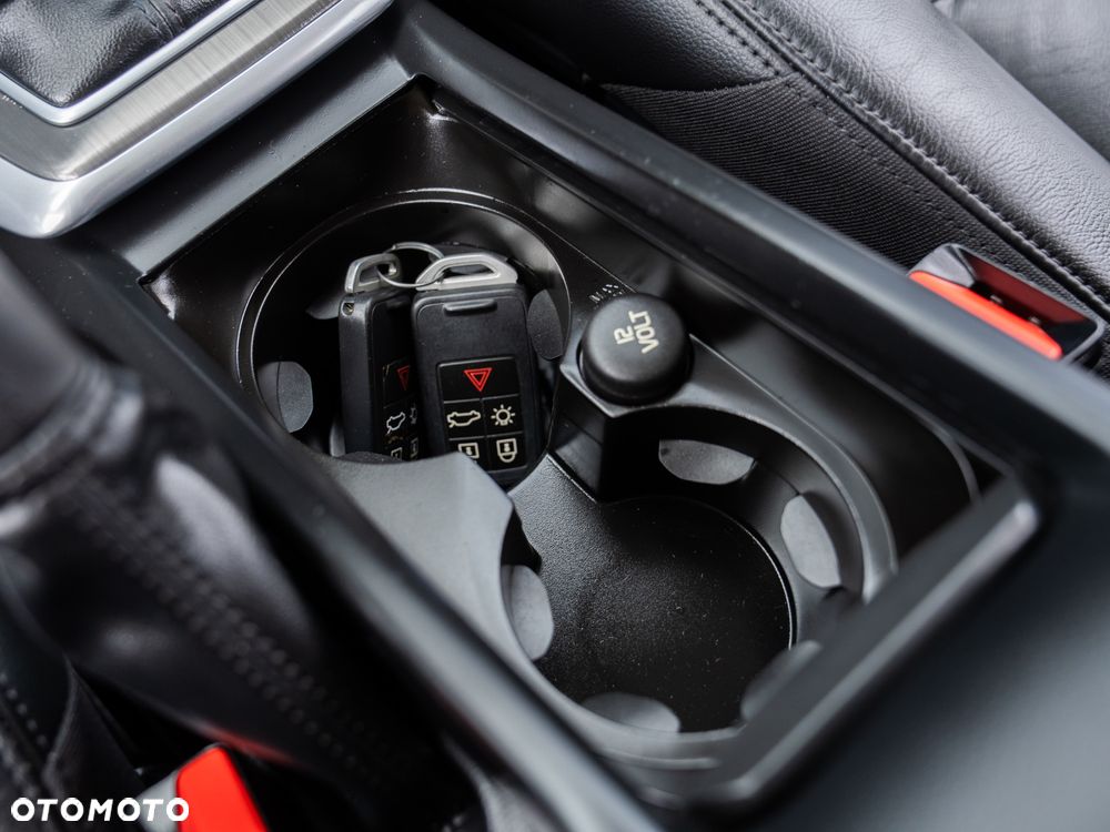 Volvo V40 D3 Geartronic R Design - 33
