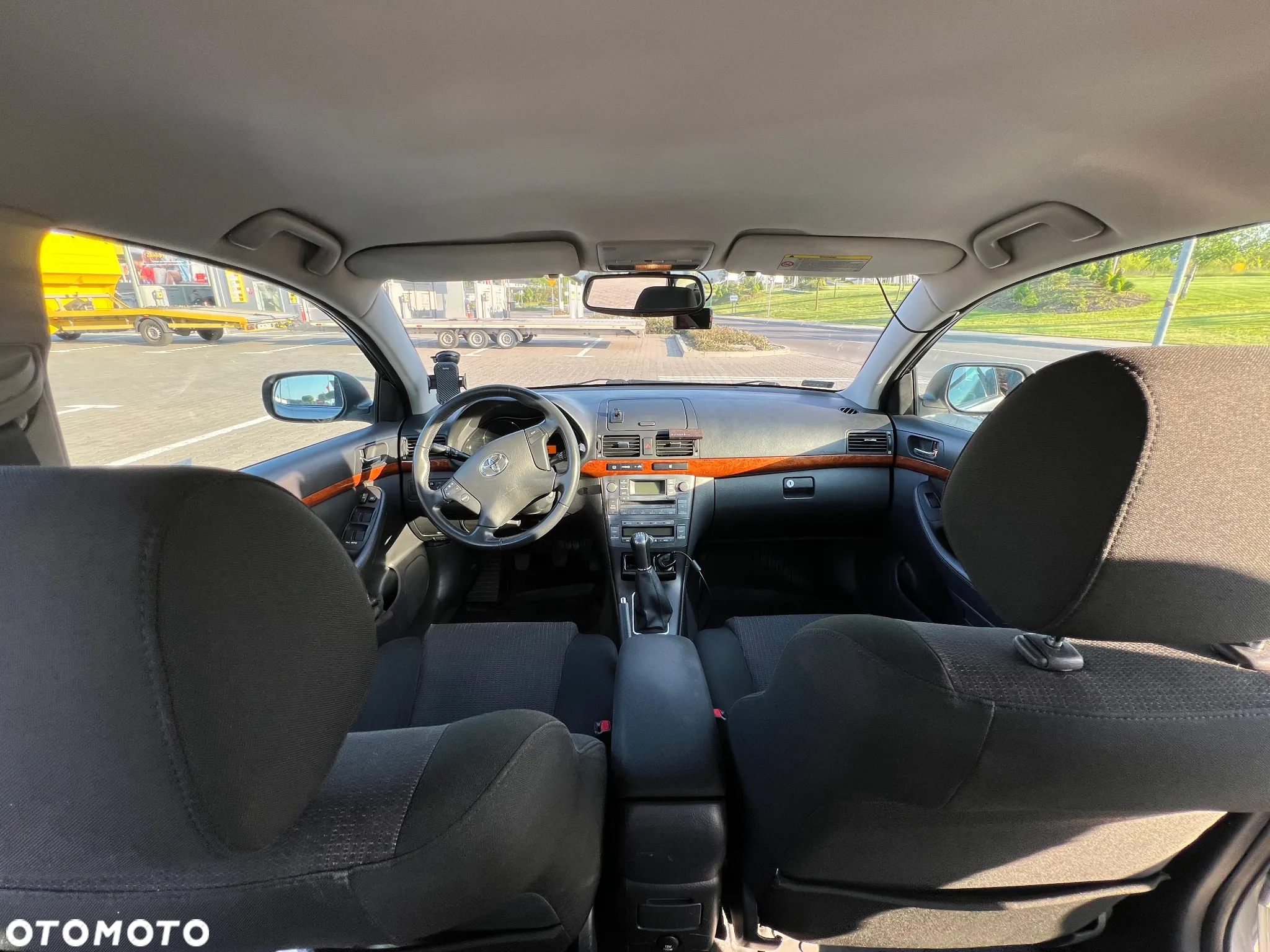 Toyota Avensis 1.8 VVT-i Sol - 18