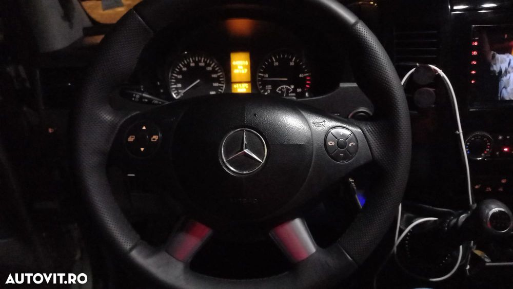 Mercedes-Benz Sprinter - 8