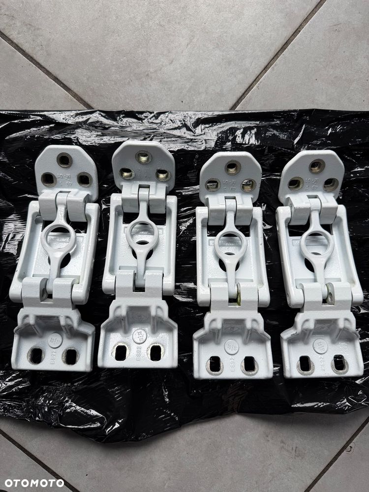 Zawiasy tylne 270 komplet jak nowe Renault Master III IV 844009783R - 1