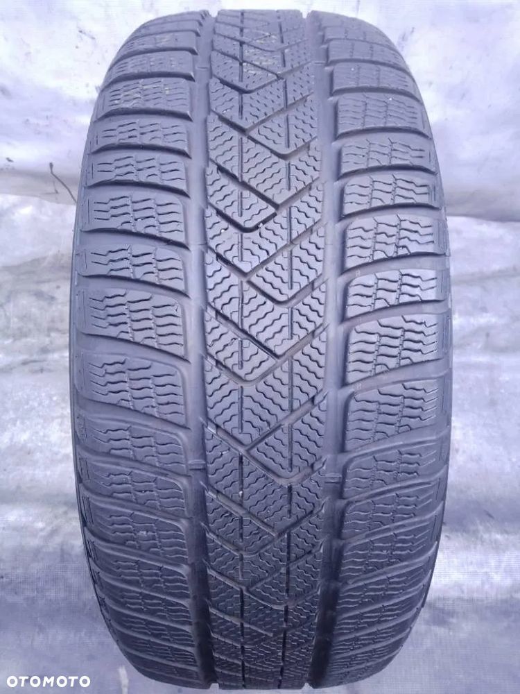 Pirelli Sottozero 3 225/40 R19 93H 2024 7-7.5mm - 1