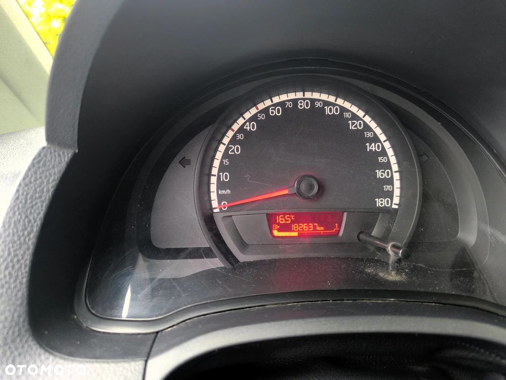 Volkswagen up! 1.0 Take - 12