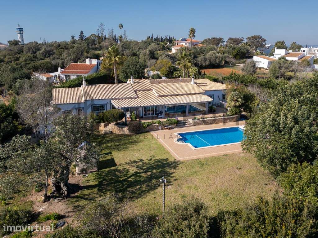 Moradia Isolada T6 com Piscina e Jardim - Grande imagem: 4/59