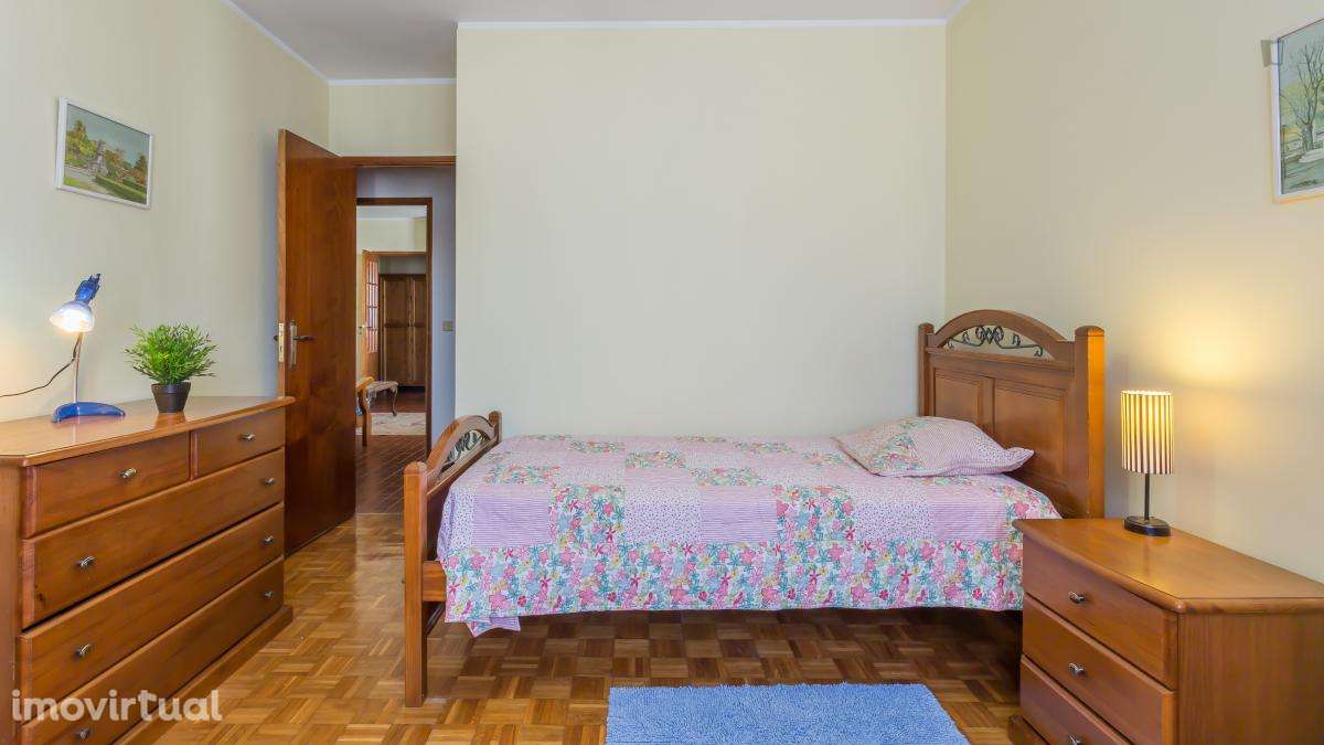 Quarto - localizado em Pedrouços Porto - Grande imagem: 4/23