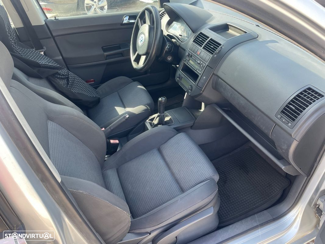 VW Polo 1.2 Confortline - 19