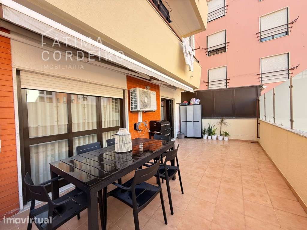 T3 com Terraço, Parqueamento e Arrecadação - Pinhal Novo - Grande imagem: 5/24